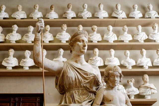 Die zauberhafte Geschichte des Carrara-Marmors: Der faszinierende Bianco Carrara