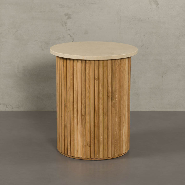 Lade das Bild in den Galerie-Viewer, Victoria Marmor Beistelltisch mit Eichenholzfuß von MAGNA Atelier im modernen Wohnzimmer, passend zum Esstisch Victoria, Designer Naturstein Tisch. #49168128704780
