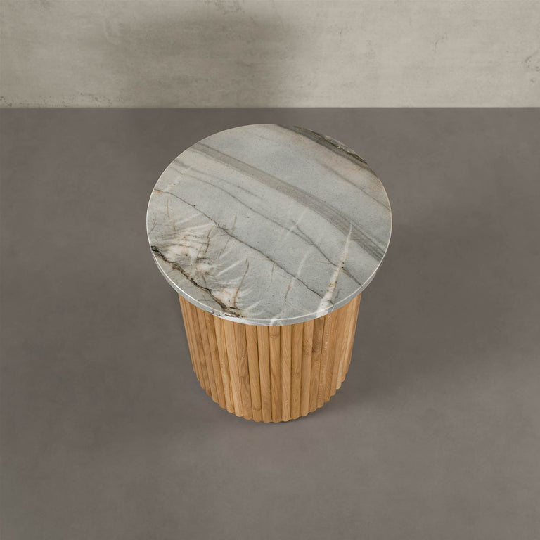 Lade das Bild in den Galerie-Viewer, Victoria Marmor Beistelltisch mit Natursteinplatte und Eichenholzfuß von MAGNA Atelier #49168128770316
